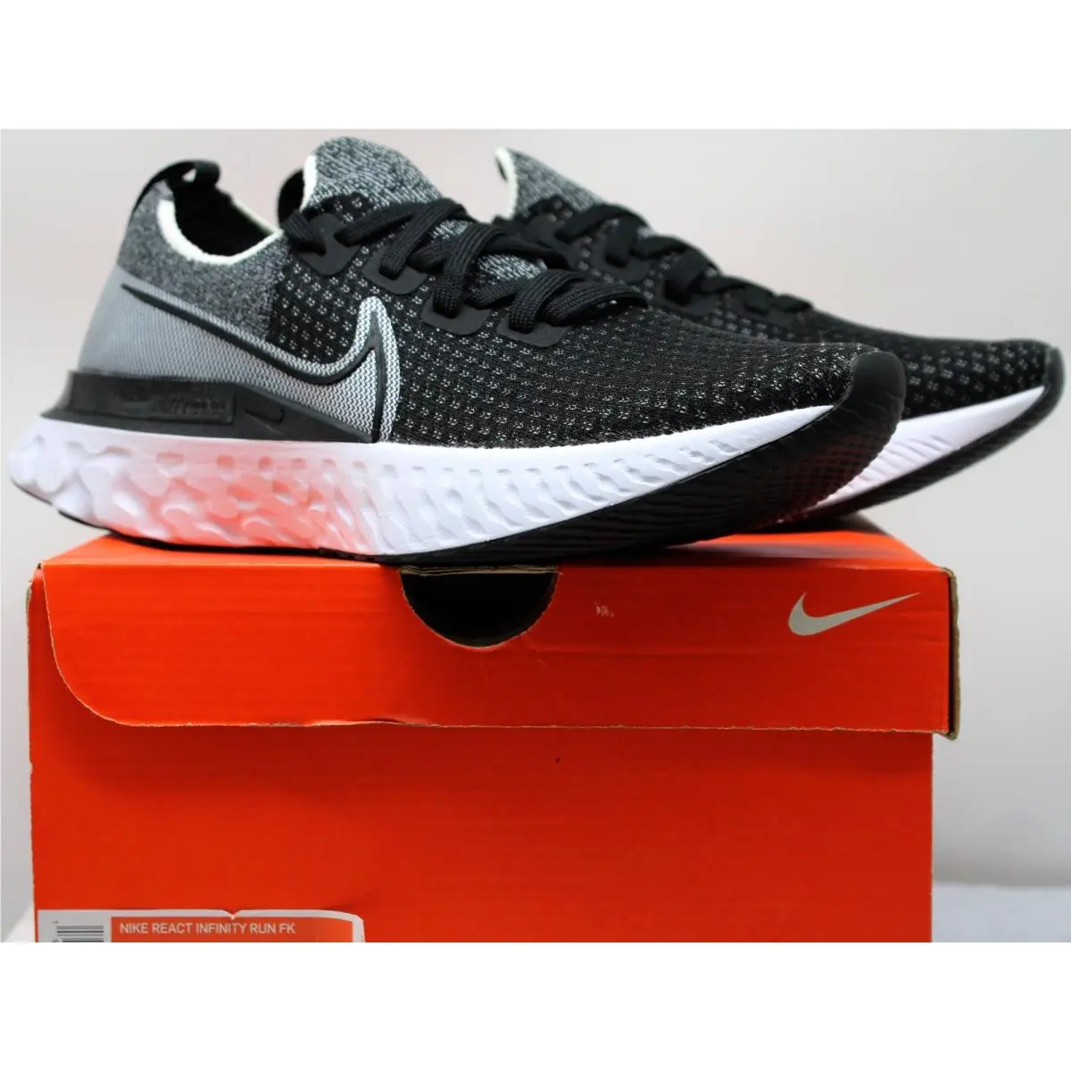 Nike Mens React Infinity Run Flyknit Running Sneaker SZ 9