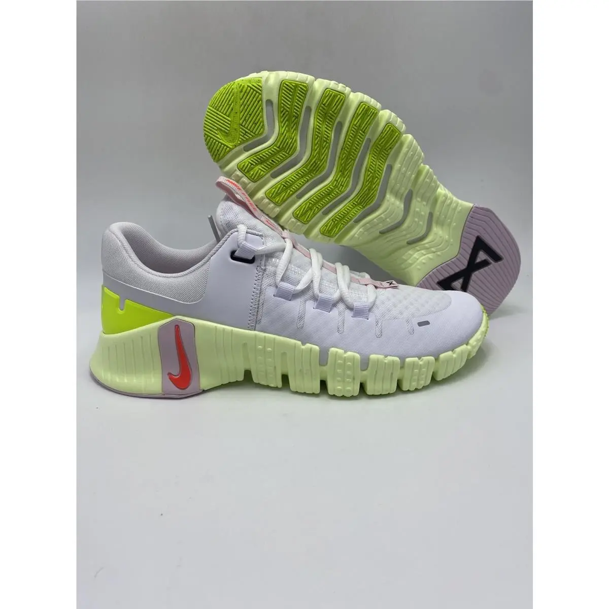Nike W Free Metcon 5 White Bright Crimson Shoes DV3950 104 Wmns Size 10