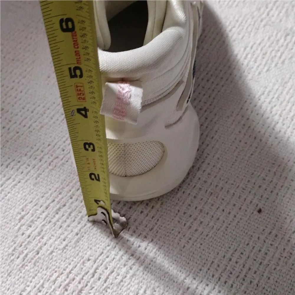 Nike shoes - White 3
