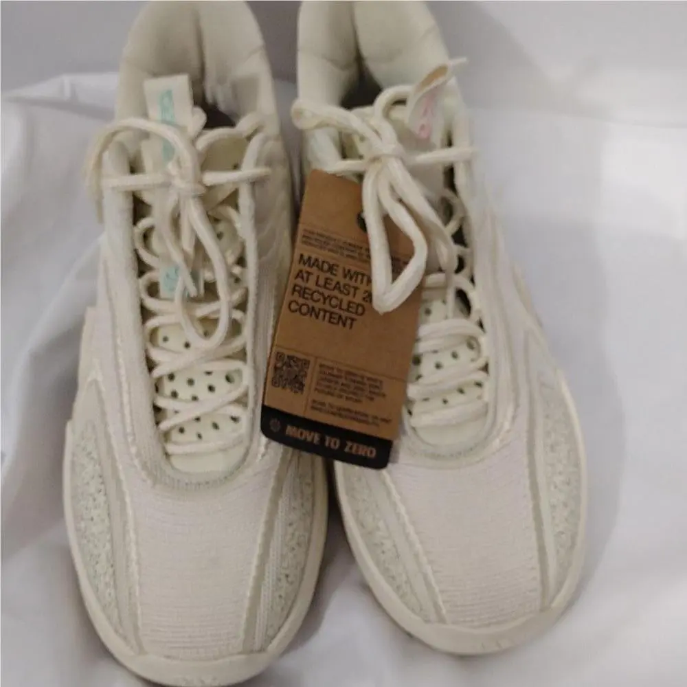 Nike shoes - White 4