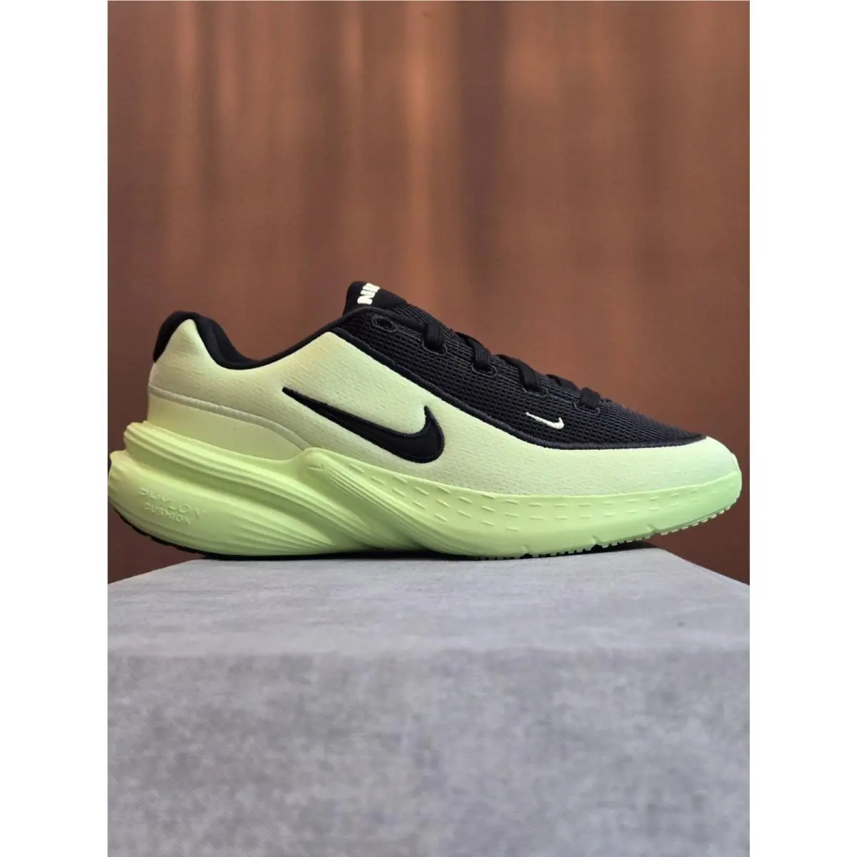 Nike Uplift SC Black Barely Volt IF1749-005 Size 6Y / Women’s 7.5