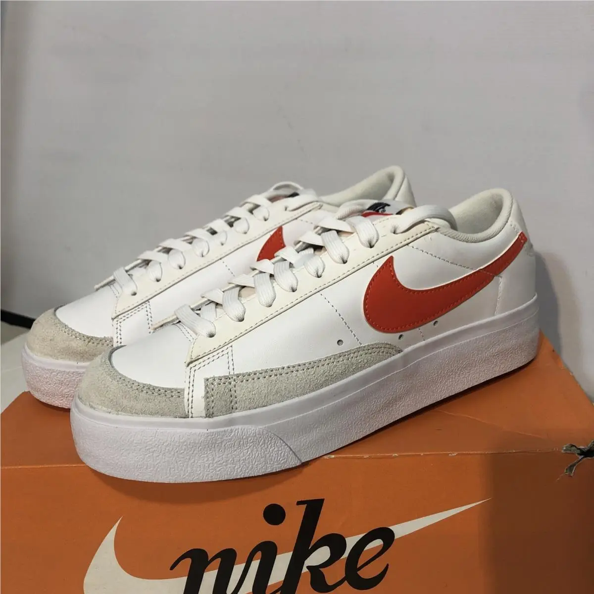 Nike Blazer Low Platform White Orange Summit White DJ0292-104 Women`s Size 9