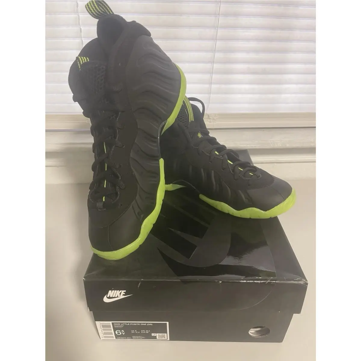 Nike Little Posite One GS In The Black/volt Colorway Size 6.5Y