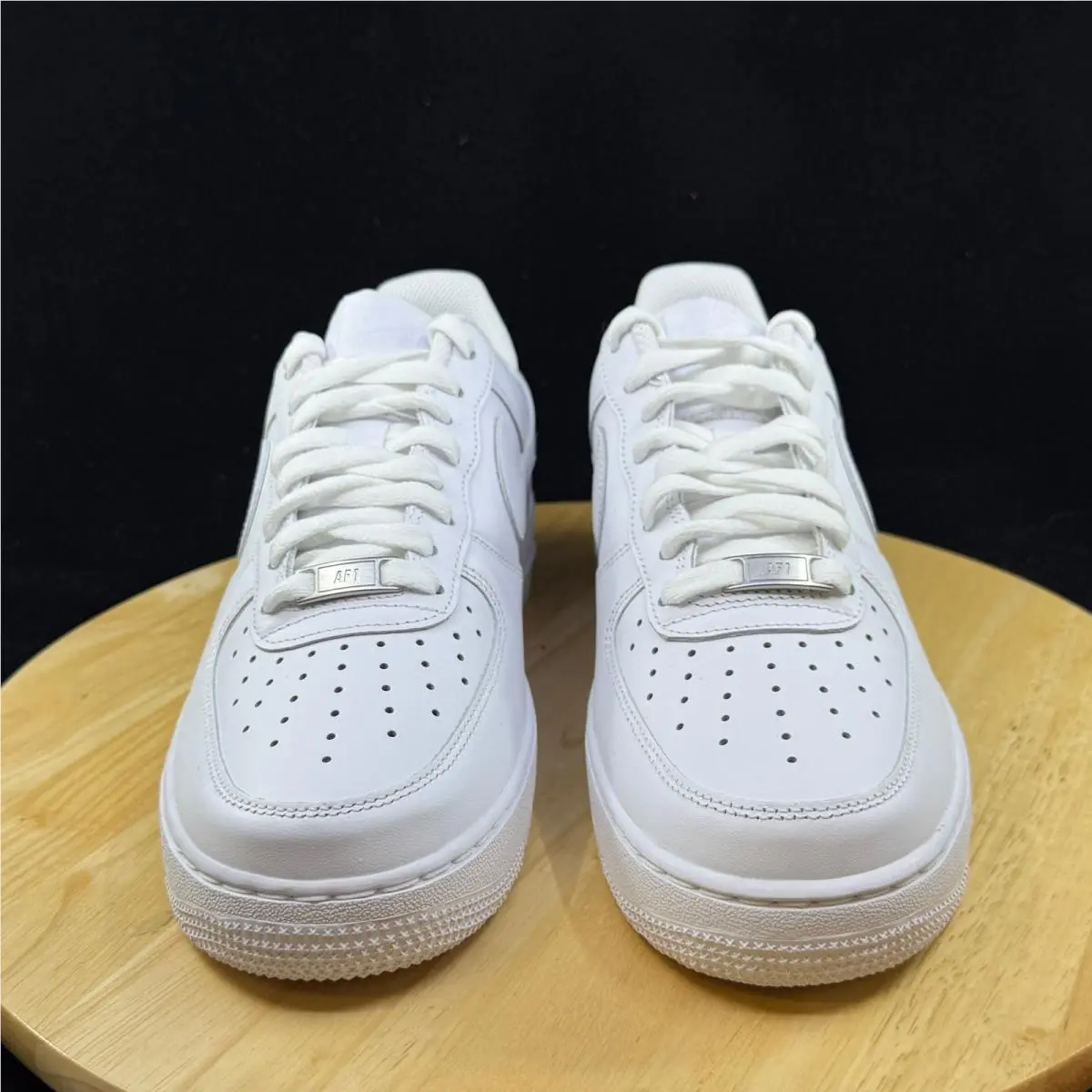 Nike shoes - White 4