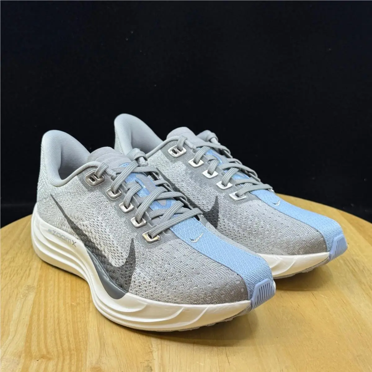 Nike shoes - Gray 3