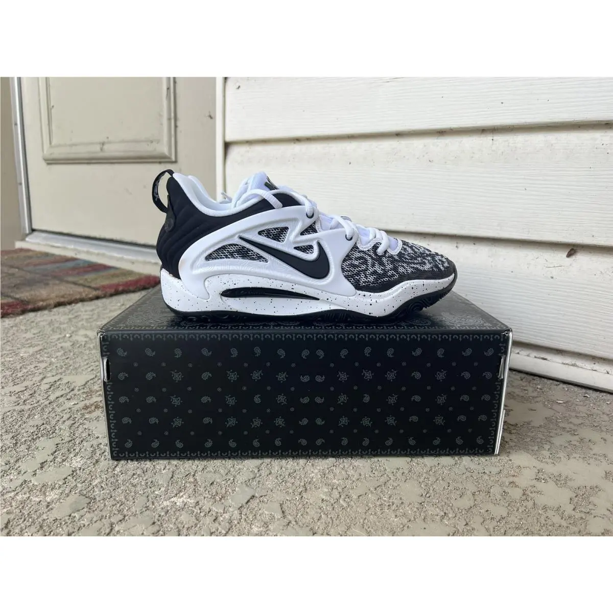 KD 15 TB White Black Team Kevin Durant Basketball Men’s Size 5.5M / 7W by Nike