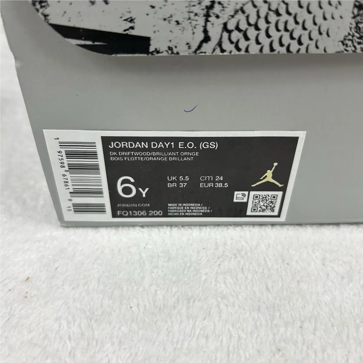 Nike shoes - Jordan 1 - Multicolor (UPC: 0197598678619) 11
