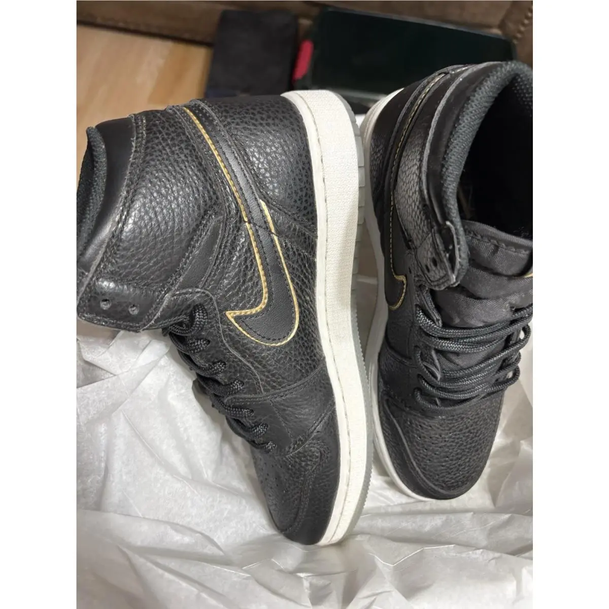 Nike shoes - Air Jordan 1 - Air - 575441-031 - Black 4