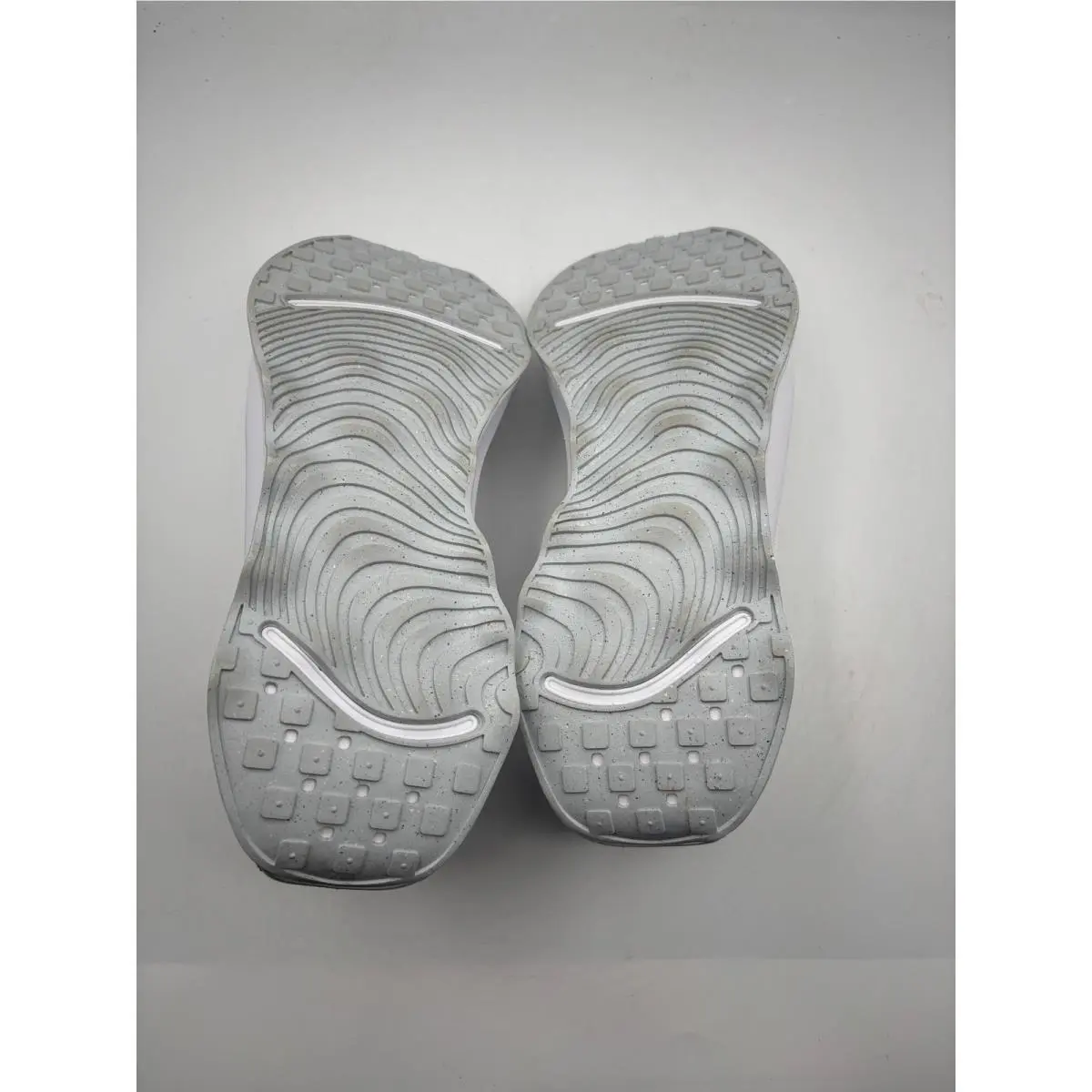 Nike shoes - Nike Motiva - Motiva - White 4