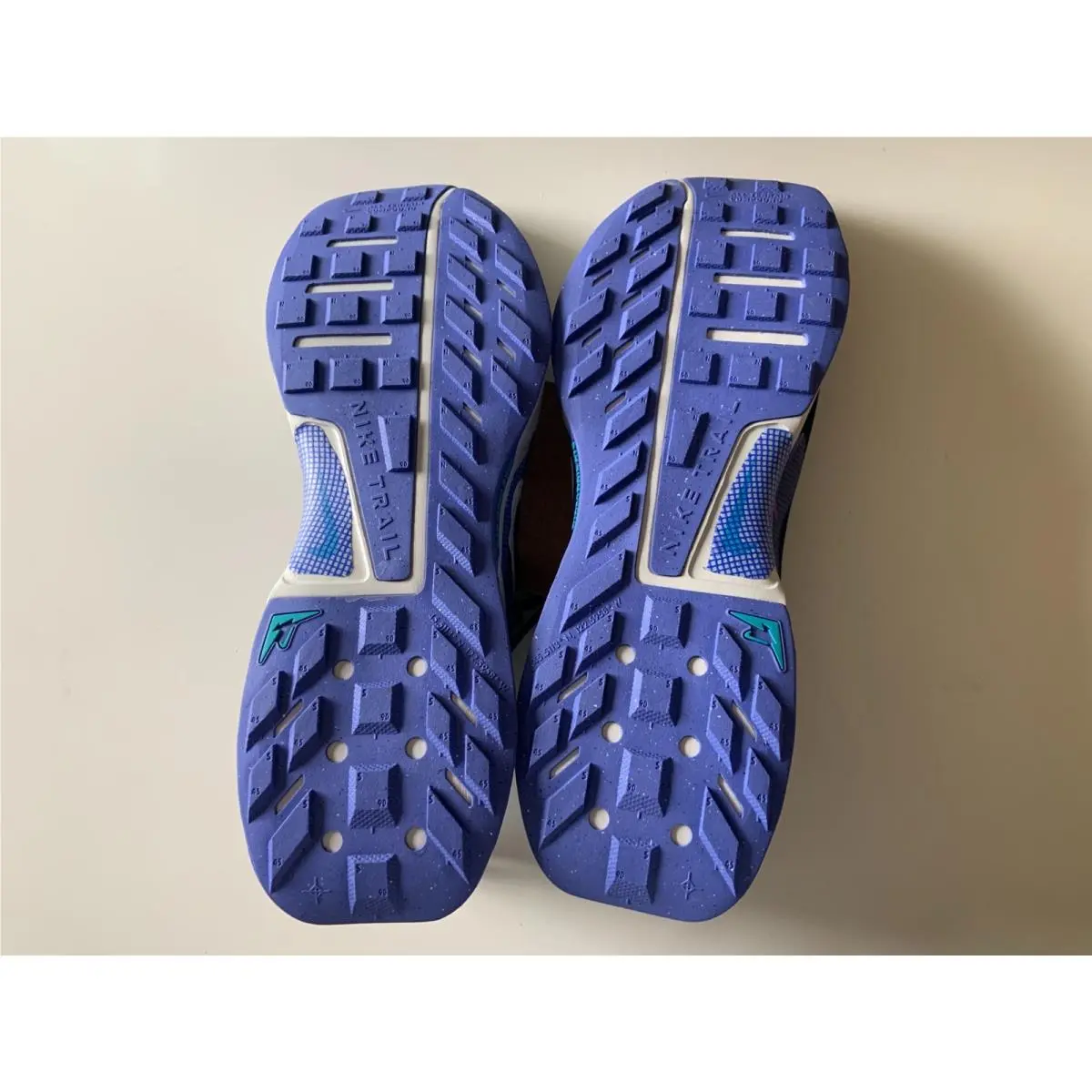 Nike shoes - Midnight Navy (UPC: 198487982084) 4