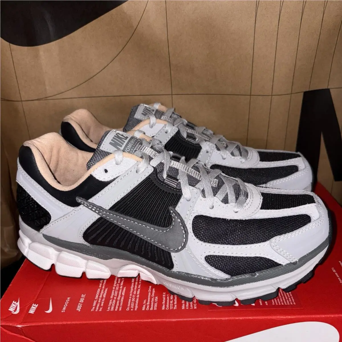 Nike Zoom Vomero 5 Dark Smoke Grey Vachetta Men`s Size 9 Nby HV5982-001