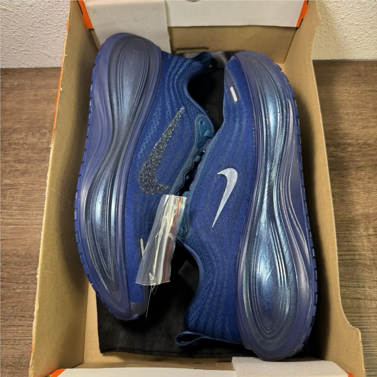 Nike shoes - Nike Vomero Plus - Vomero Plus - IM7389-499 - Blue 1