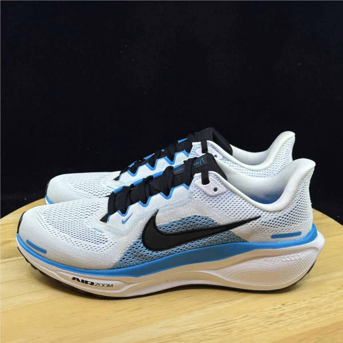 Nike shoes - White 5