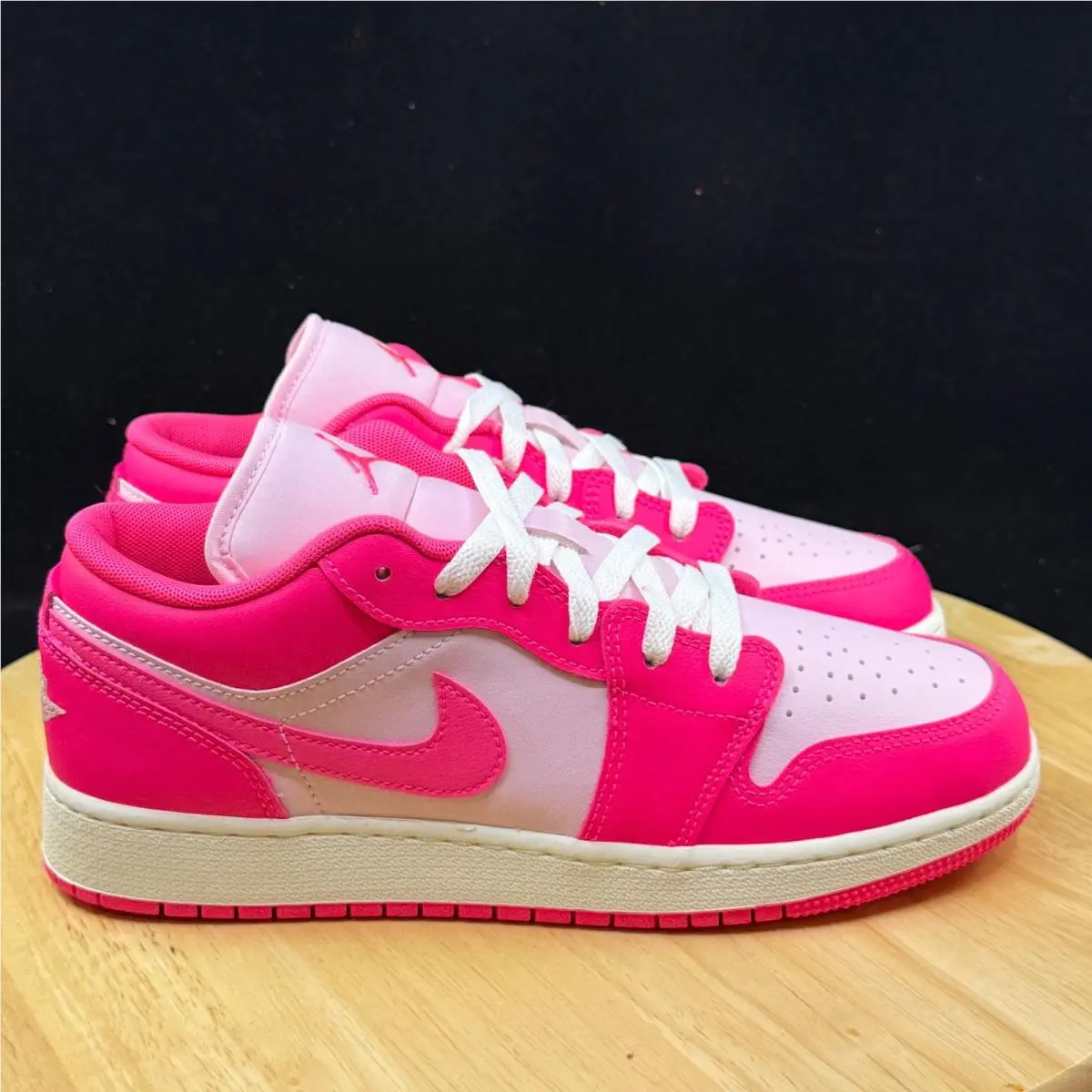 Nike shoes - Pink 2