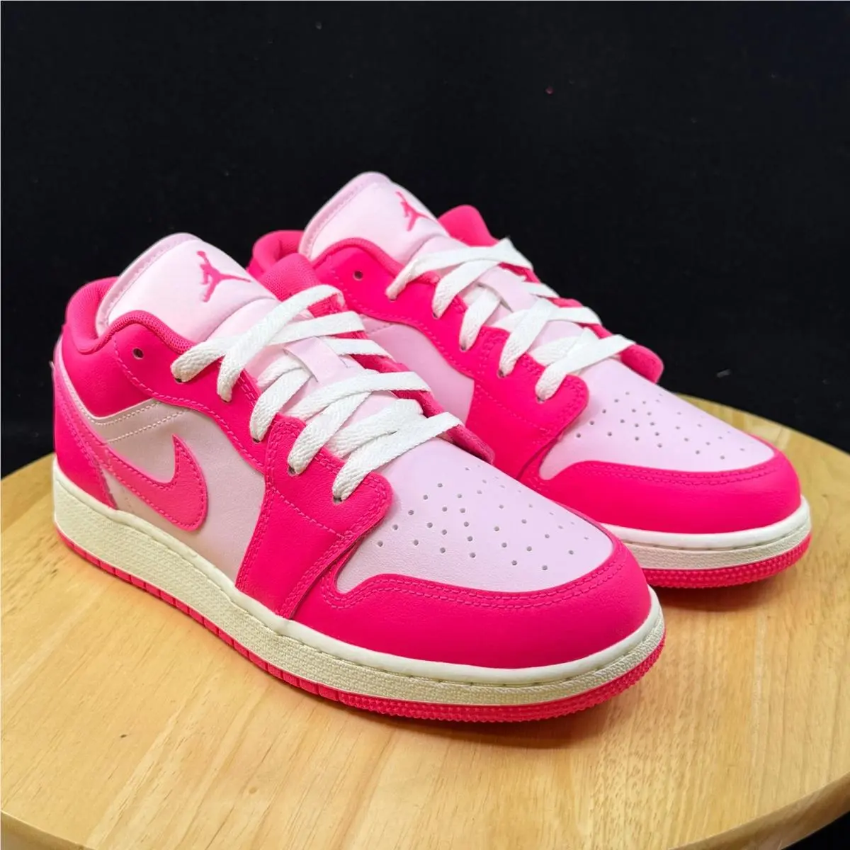 Nike shoes - Pink 3