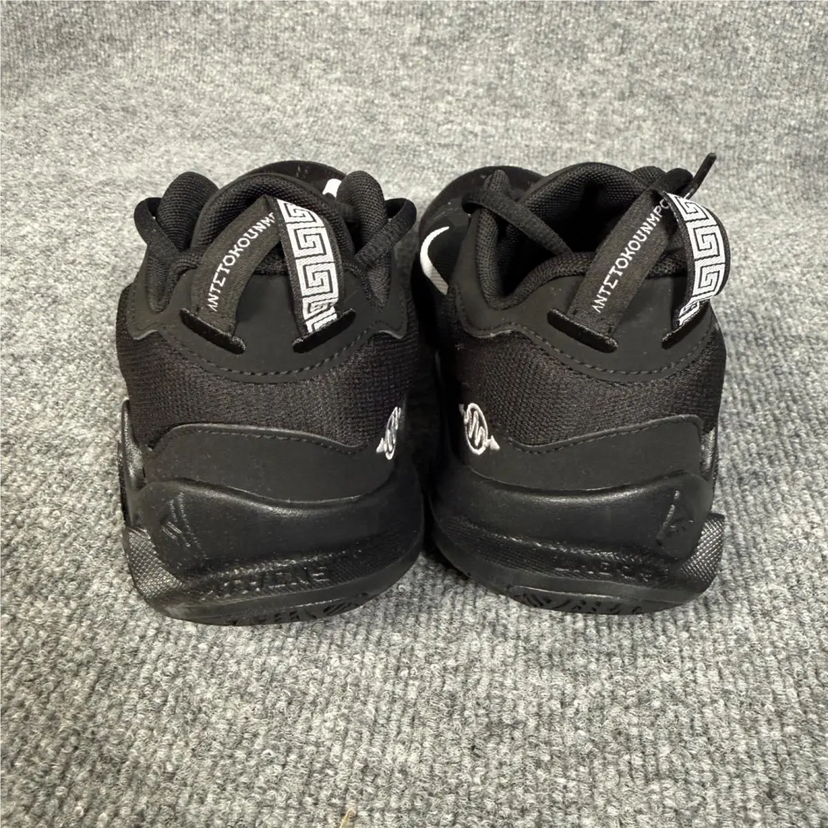 Nike shoes - Black 2