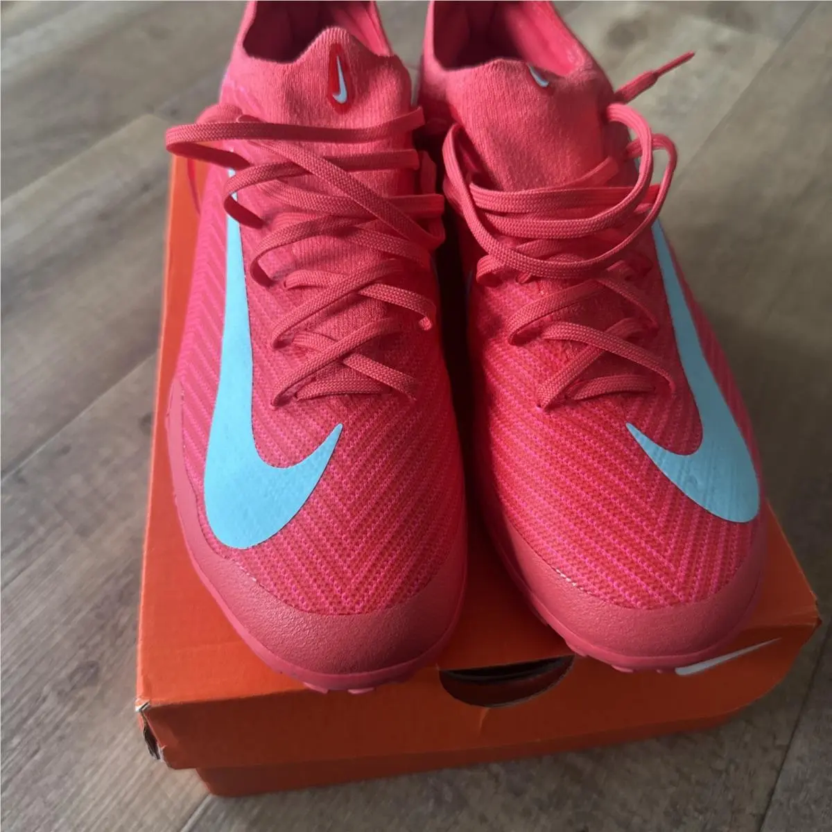Nike Zoom Vapor 16 Pro Tf Size 8.5