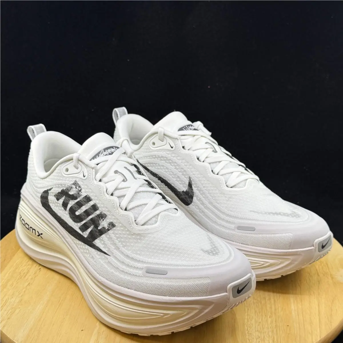 Nike shoes - White 3