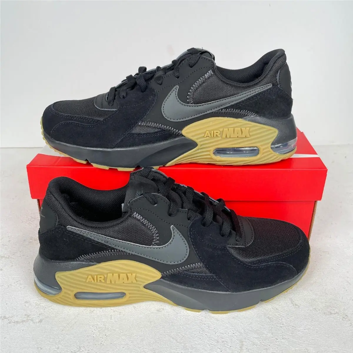 Nike Air Max Excee Sneakers Mens 10 Black Anthracite Gum Sole HV0928-010