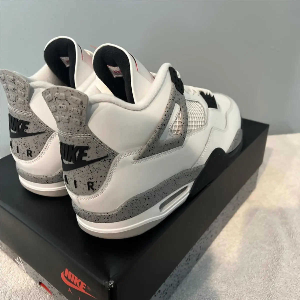 Nike shoes - Air Jordan 4 - Air - White 2
