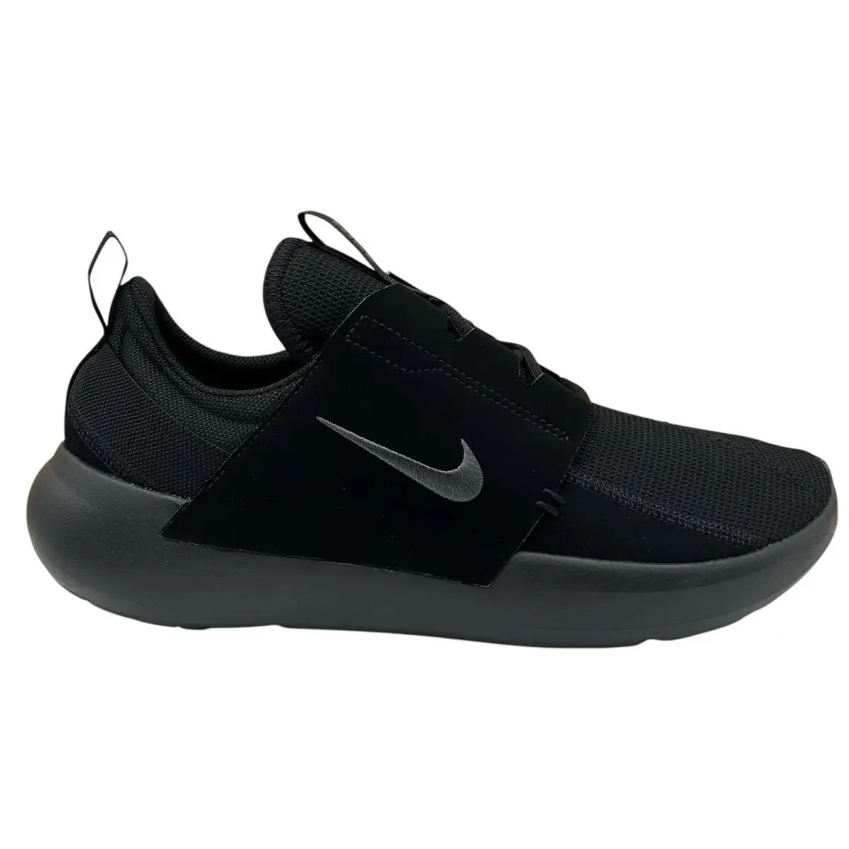 Nike E-series Men’s Low Top Sneakers Size 10 Solid Black Flexible Lightweight