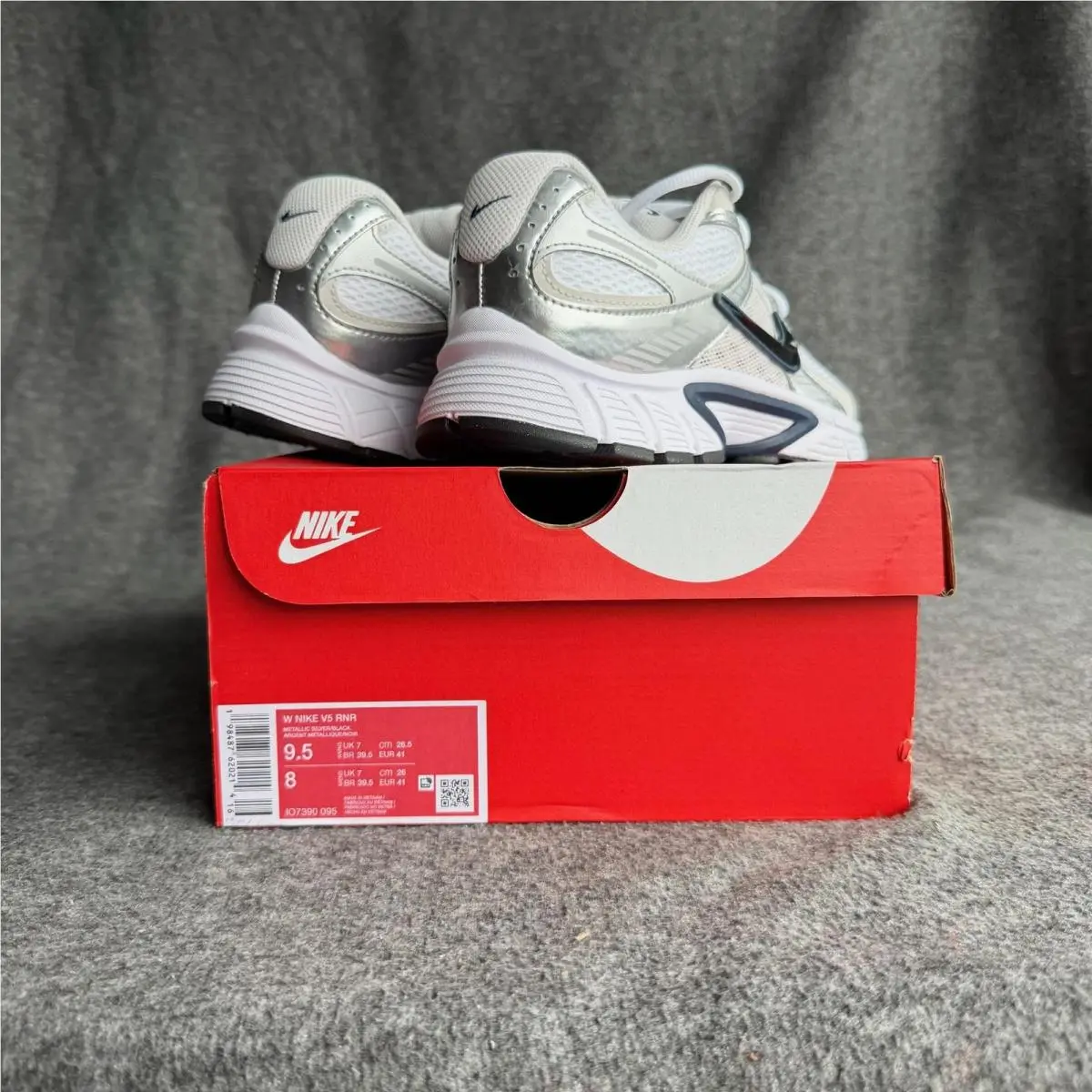 Nike shoes - Nike W Nike V5 RNR - I07390-095 - Silver 2
