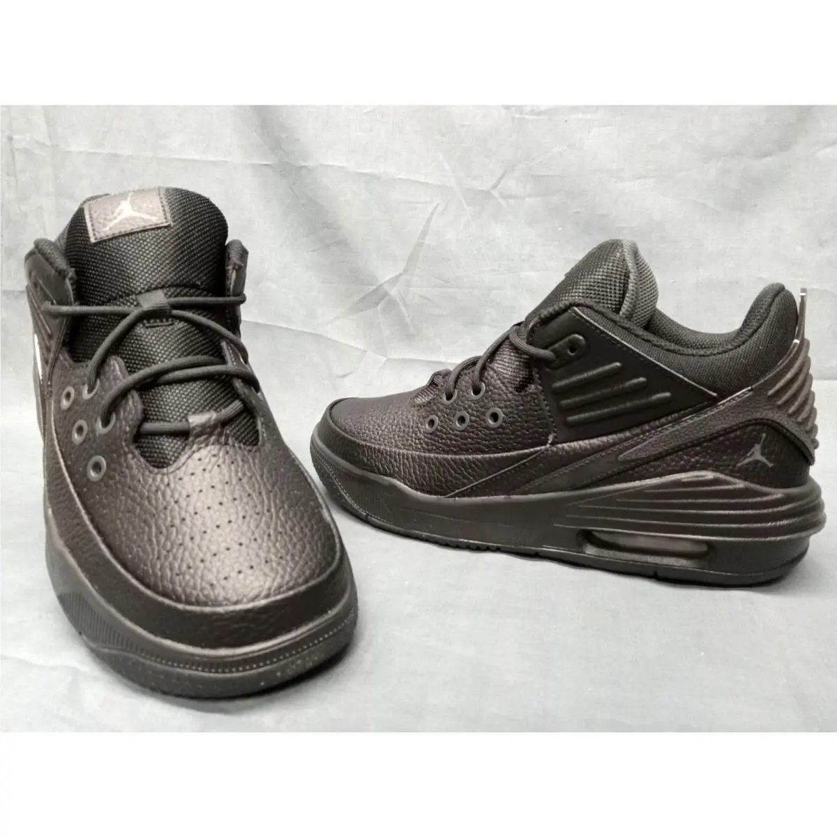 Jordan Max Aura 5 GS Boys Sneakers Black Anthracite Black Size 6