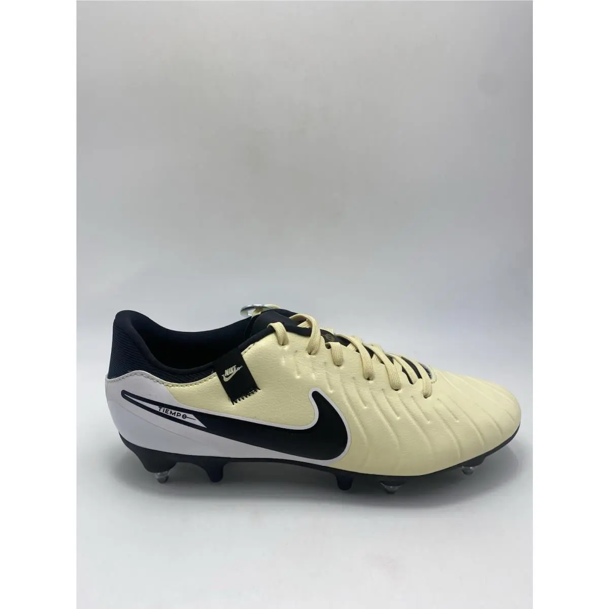 Nike shoes - Nike Legend - Legend - DV4338 700 - Lemonade/Black-Mtlc Gold Coin (UPC: 196974634539) 0