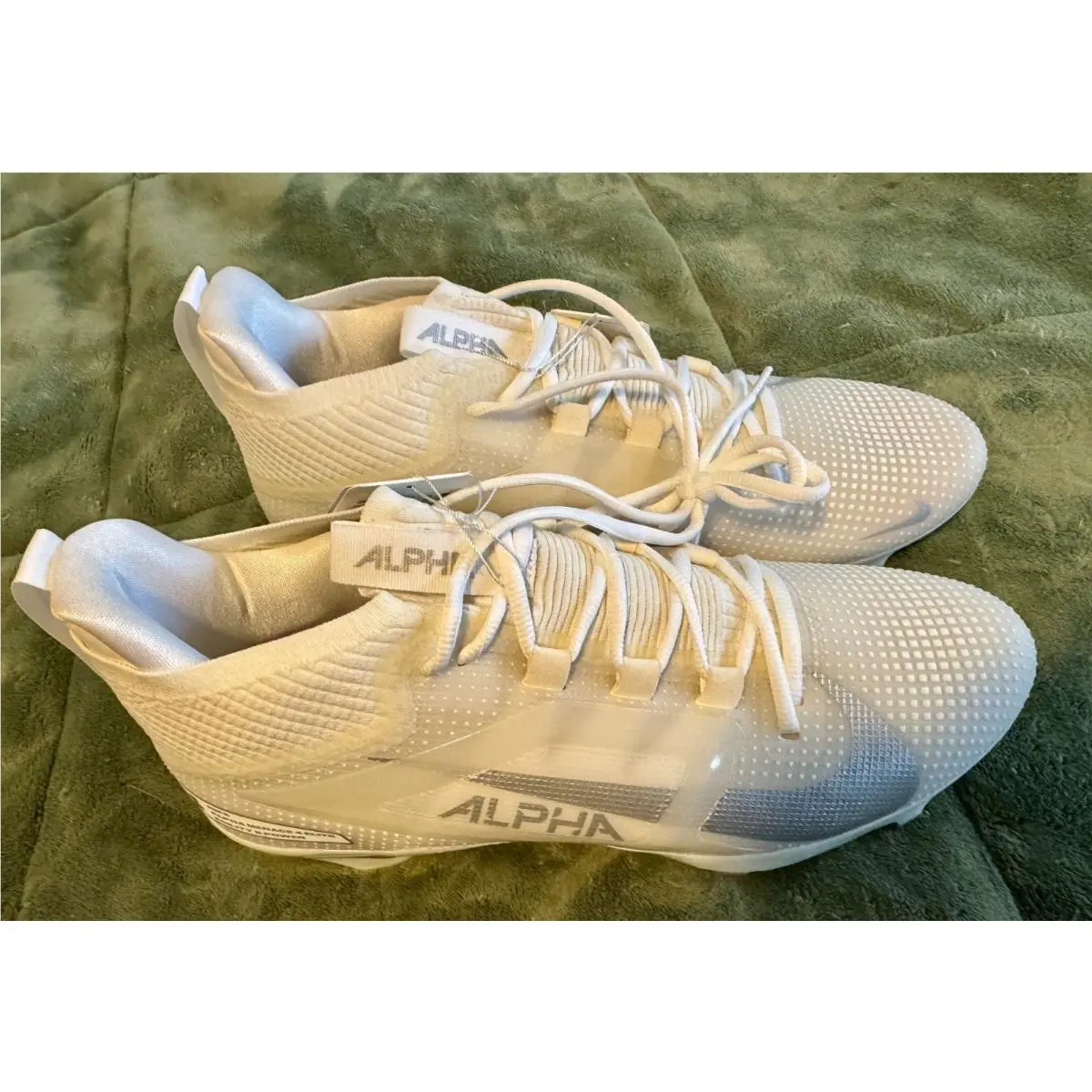 Nike Men`s Alpha Menace 4 Elite White Football Cleats FD7036-101 Size 12