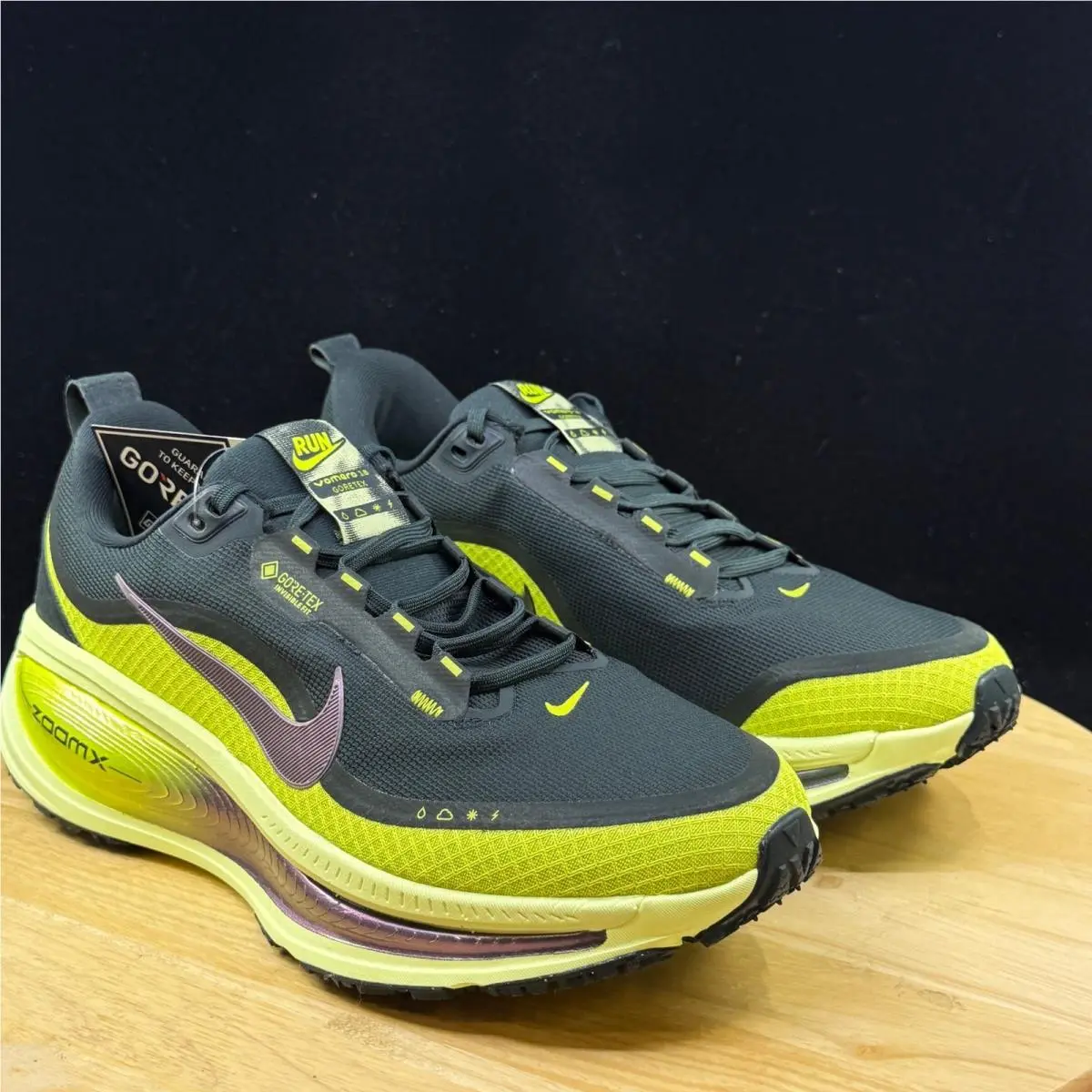 Nike shoes - Green 3