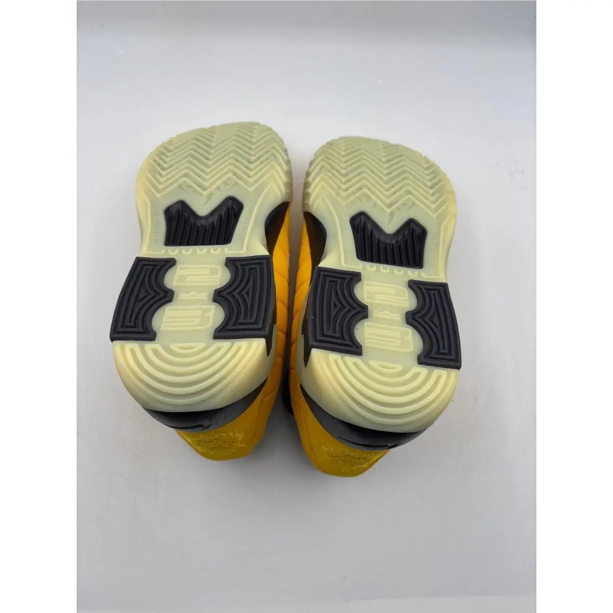 Nike shoes - LeBron Witness IX (GS) - LeBron Witness - Yellow 4