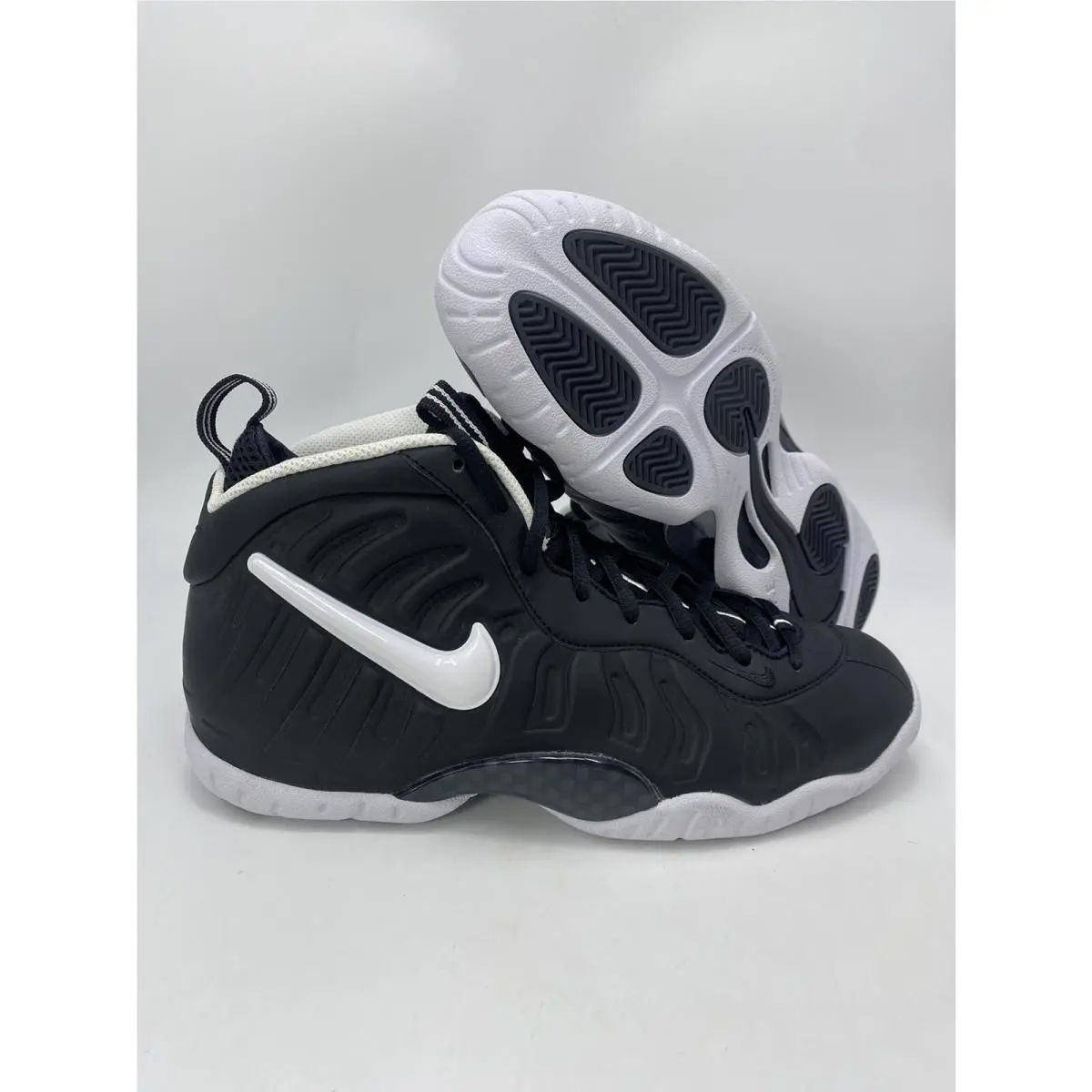 Nike Little Posite Pro GS Dr. Doom Black/white Size 6Y 644792-006