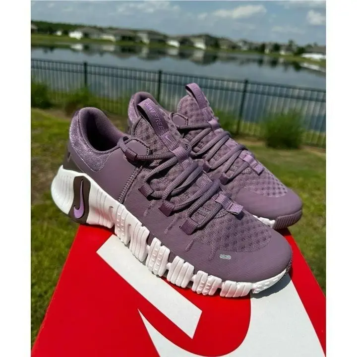 Nike shoes - Nike Essentialist - Essentialist - Purple 0
