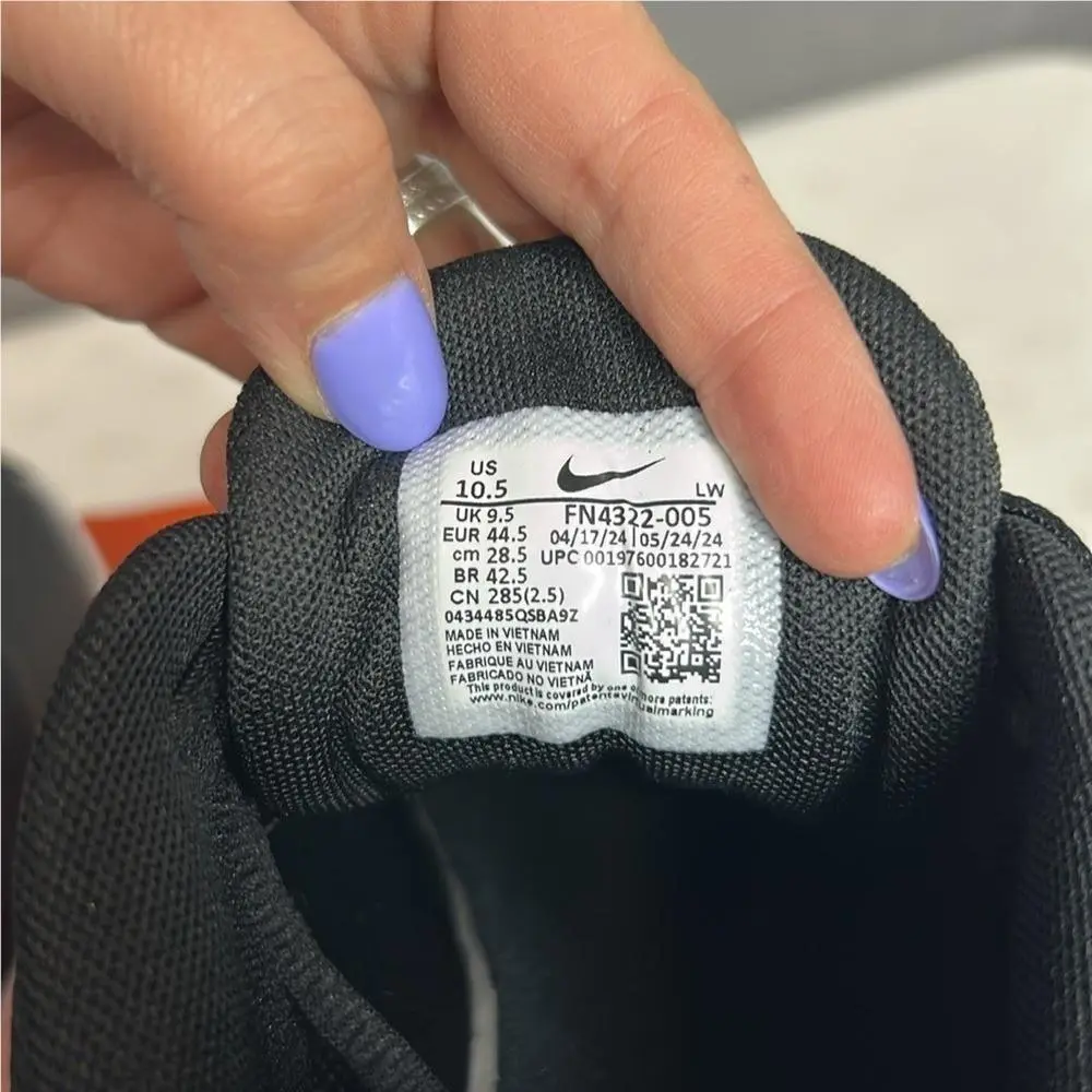 Nike shoes - Black 4