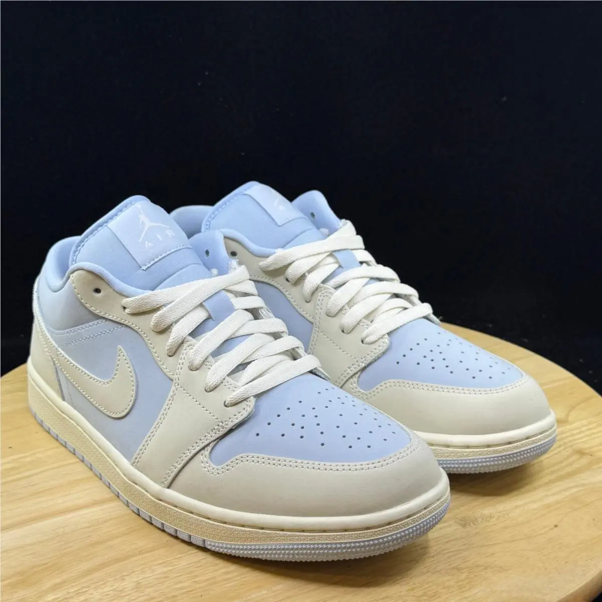 Nike shoes - White 2