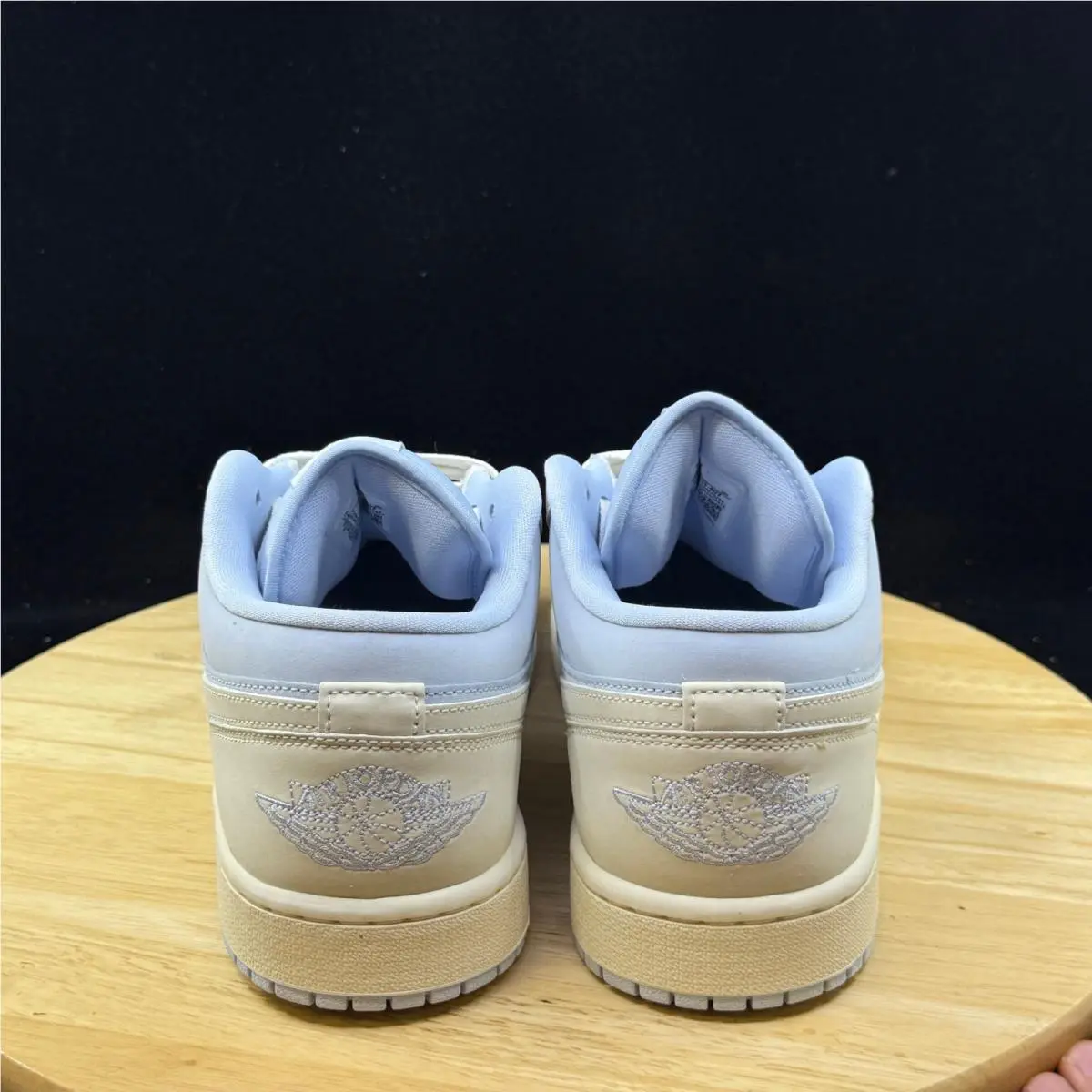Nike shoes - White 4