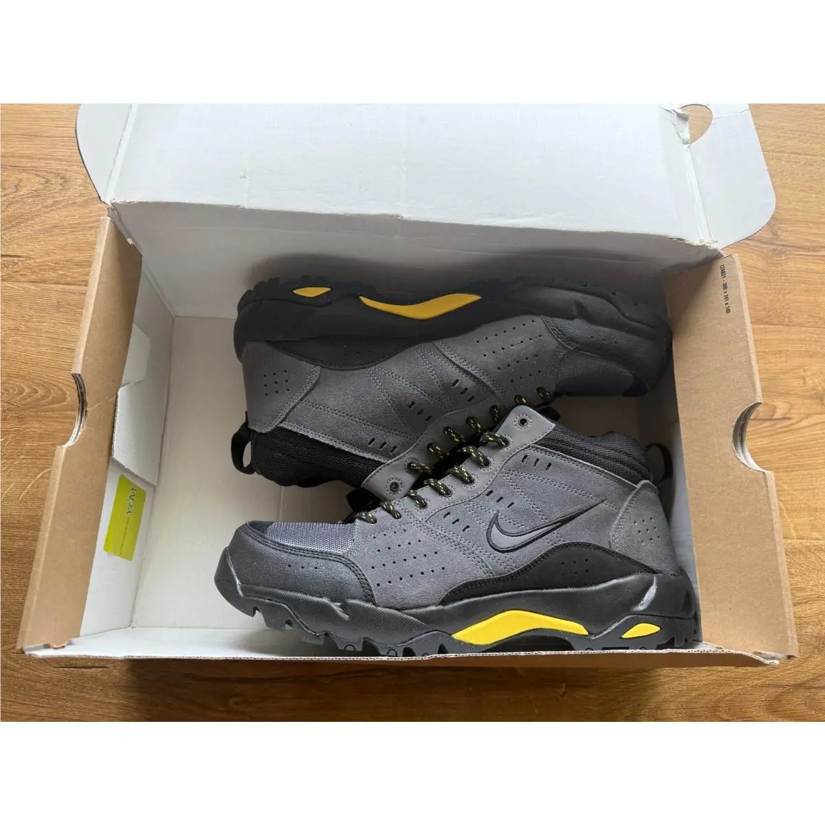 Nike Salbolier Mid Hiking Shoes 380590-007 Men`s US Size 11.5