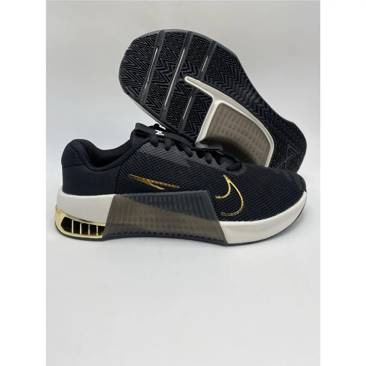 Nike iD Metcon 9 Black Gold White Shoes FJ8895 900 Women`s Size 8