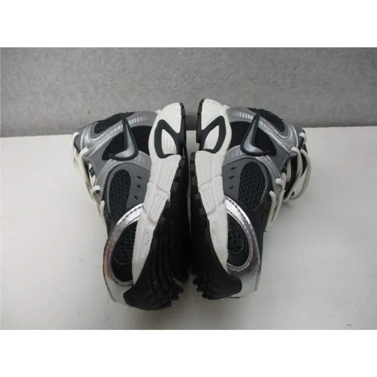 Nike shoes - Nike V5 RNR - RNR - HQ7901-300 - Silver 2