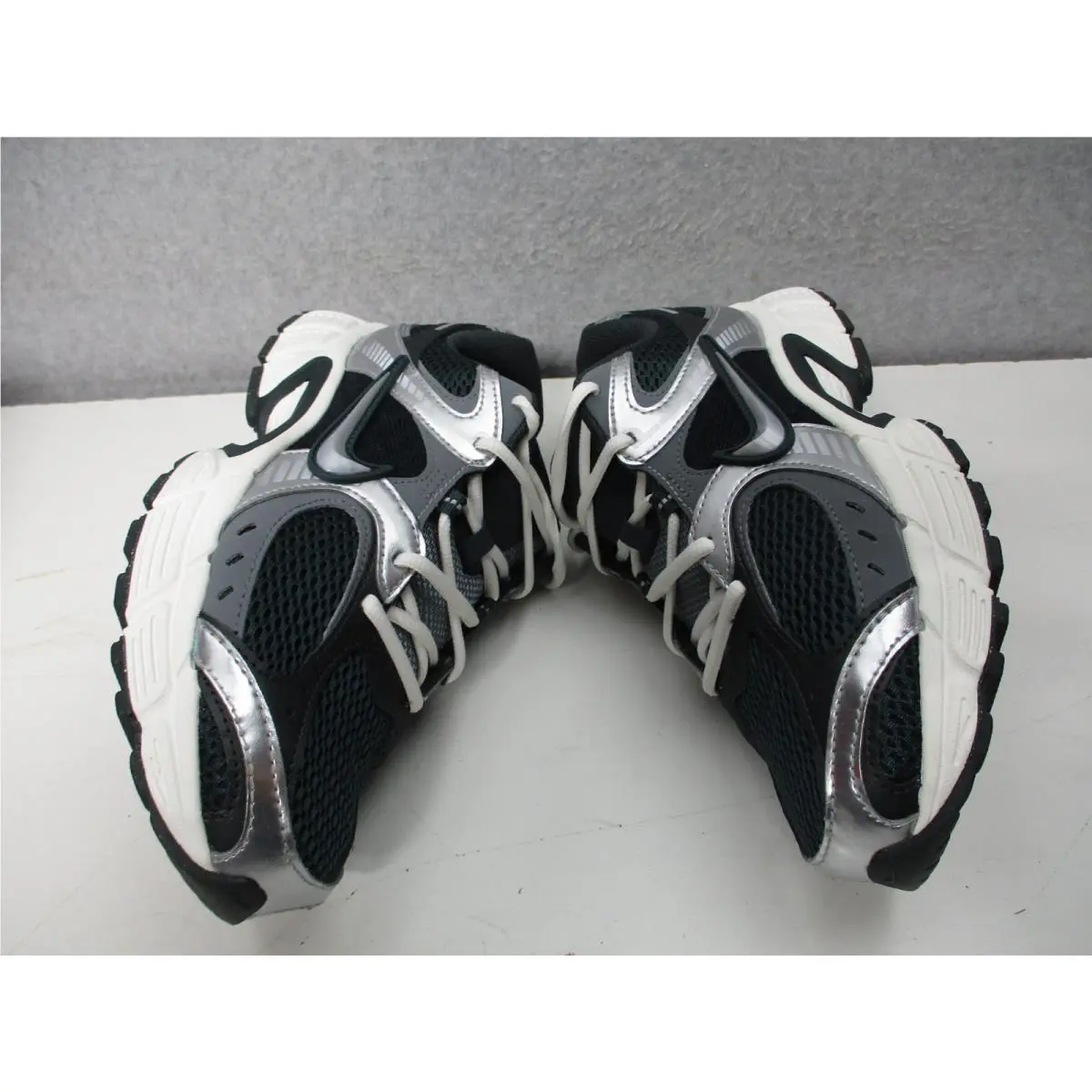 Nike shoes - Nike V5 RNR - RNR - HQ7901-300 - Silver 3