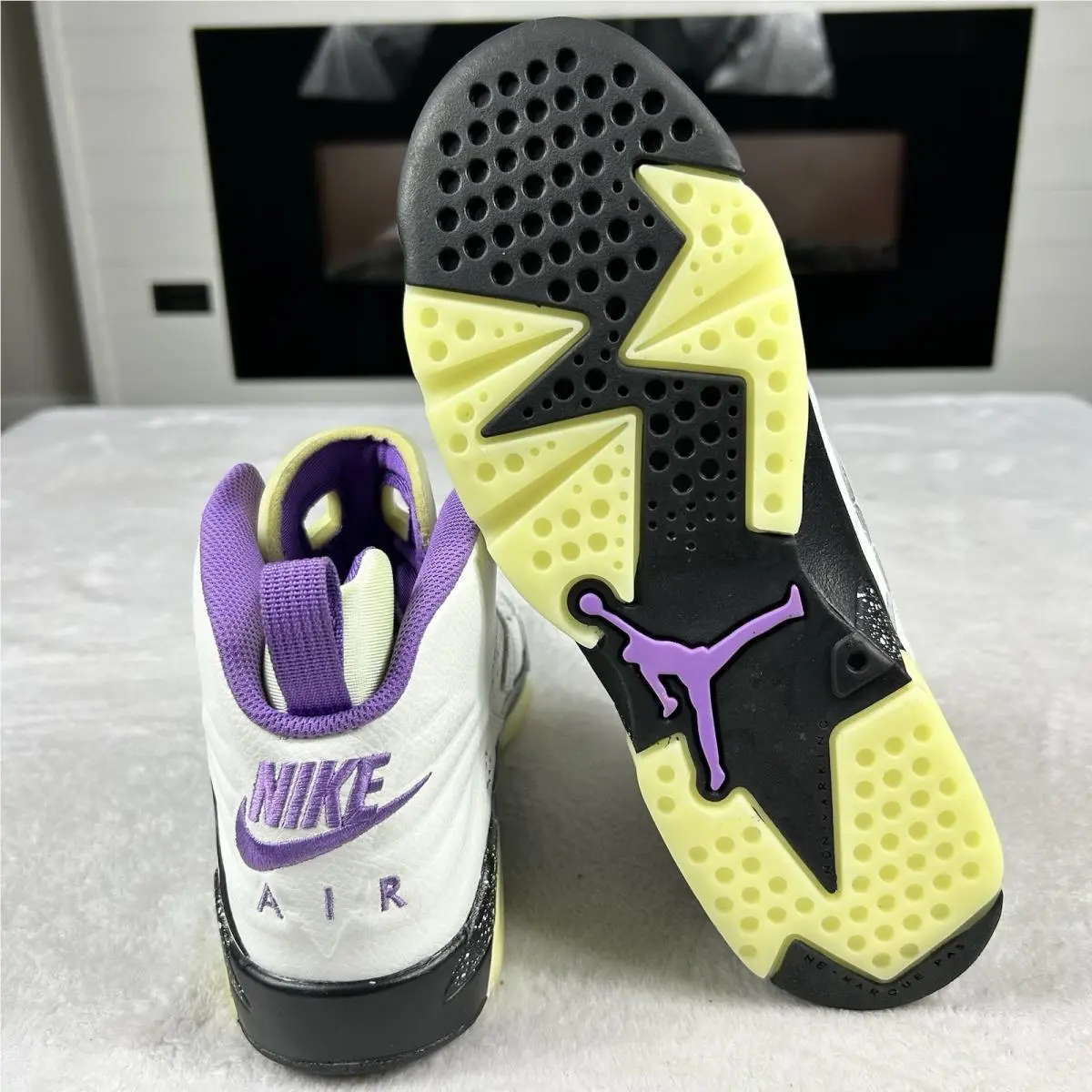 Nike shoes - White (UPC: 0197597036472) 10