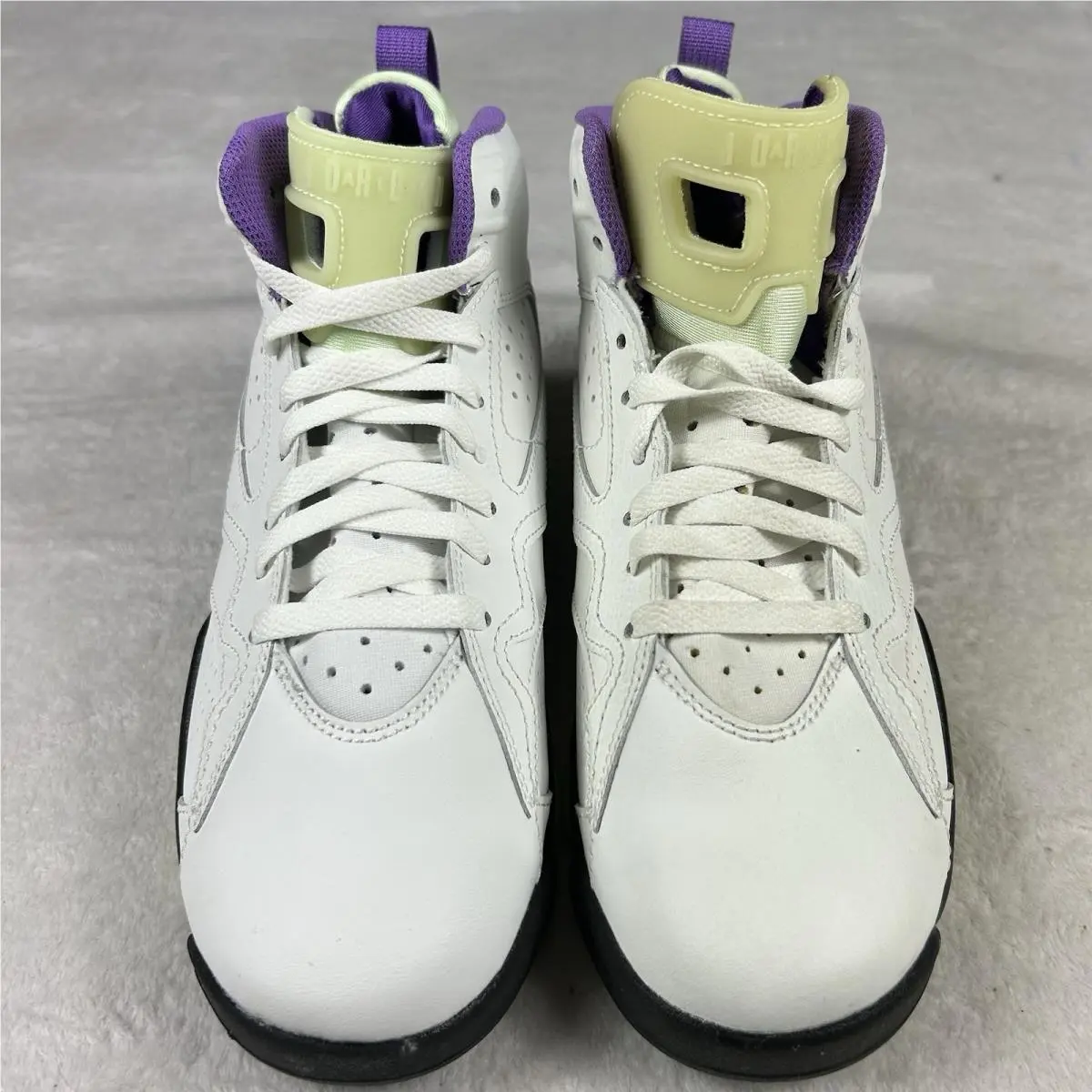 Nike shoes - White (UPC: 0197597036472) 3