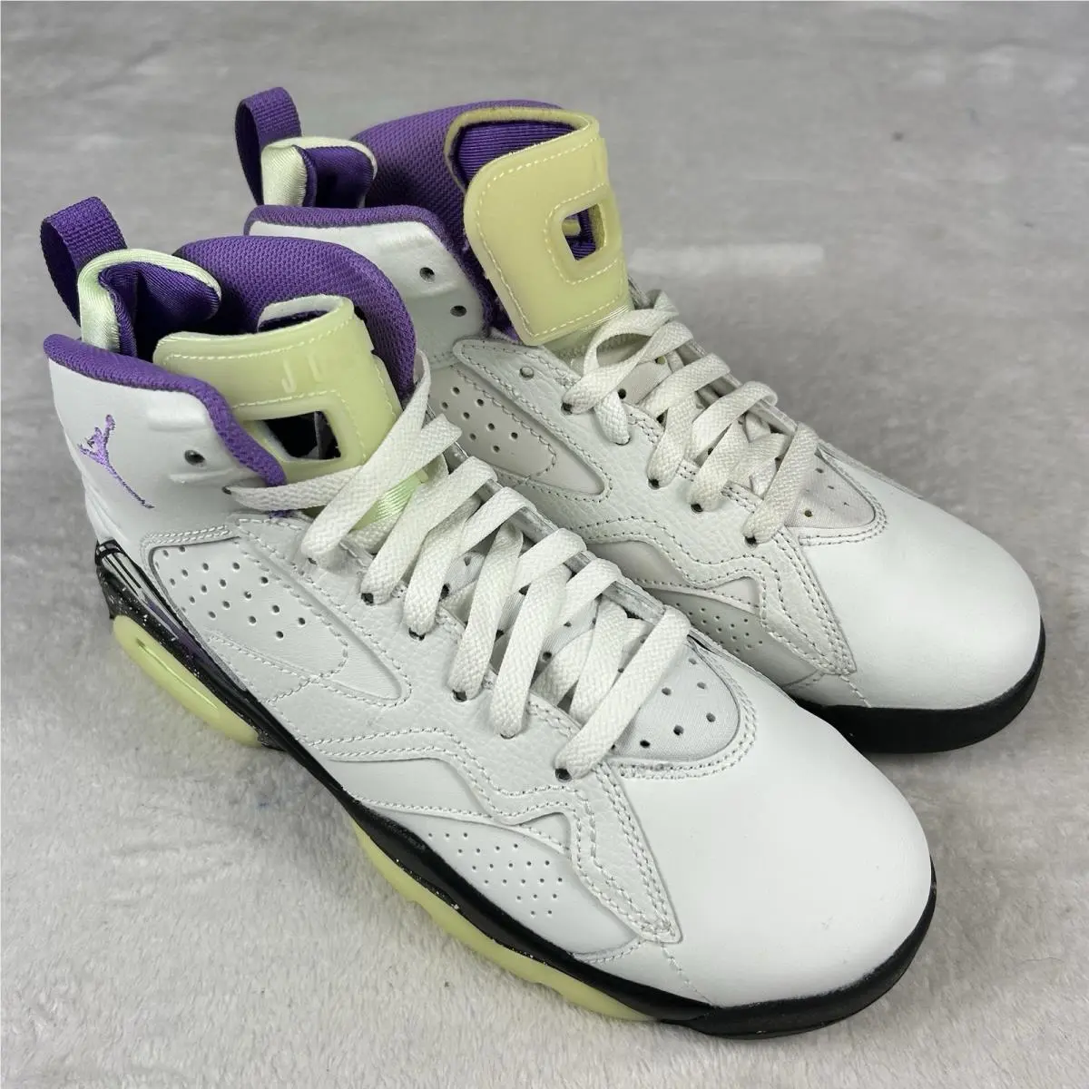 Nike shoes - White (UPC: 0197597036472) 6