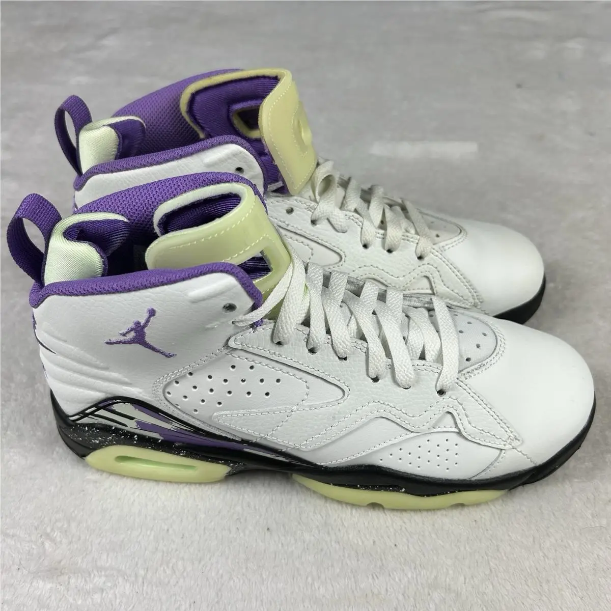 Nike shoes - White (UPC: 0197597036472) 7
