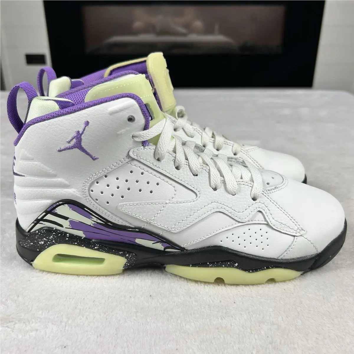 Nike shoes - White (UPC: 0197597036472) 8