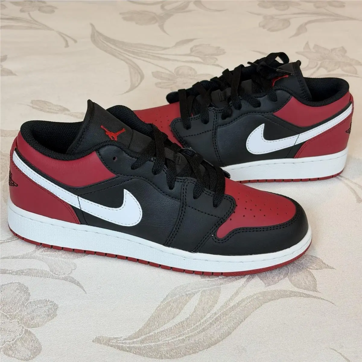 Nike shoes - Nike Air Jordan 1 - Air - 553560-066 - black,red 0