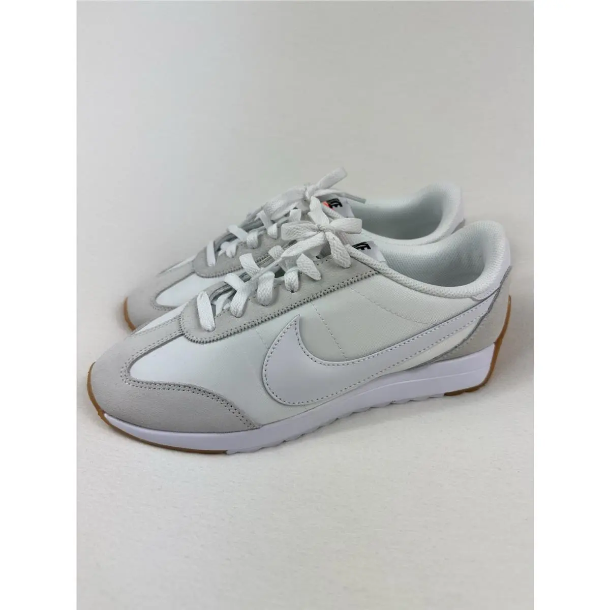 Pacific Shoes White Gum Sneakers Retro HM4771-103 Women’s Size 9 by Nike