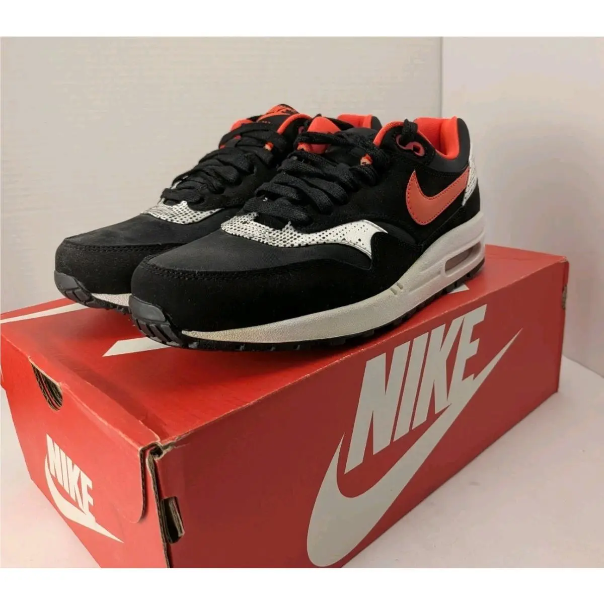 Size 7.5 - Nike Air Max 1 Queen Of Hearts W