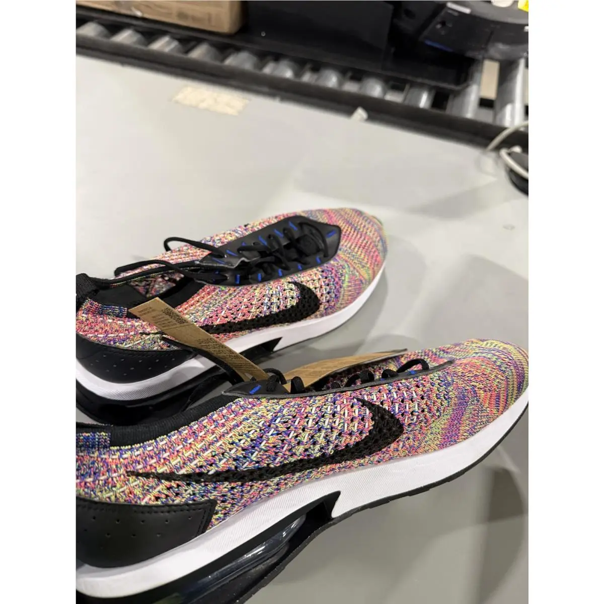 Nike shoes (UPC: 196155087468) 2