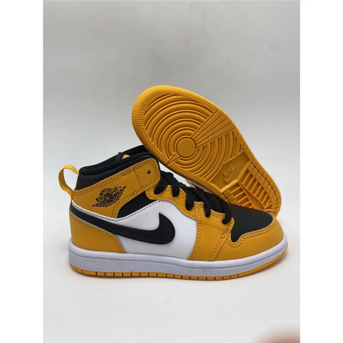 Nike Jordan 1 Mid PS Taxi White Black Shoes 640734 701 Size 10.5C Kids